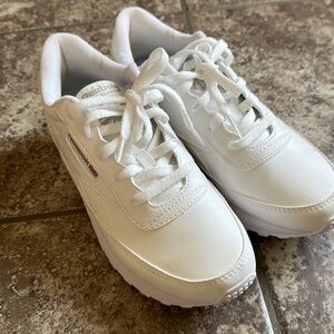 Reebok All-White Leather Sneakers Women’s sz 8.5